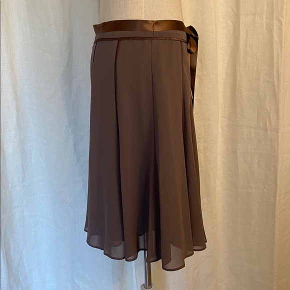 Casual Corner Skirt - Picture 2 of 9